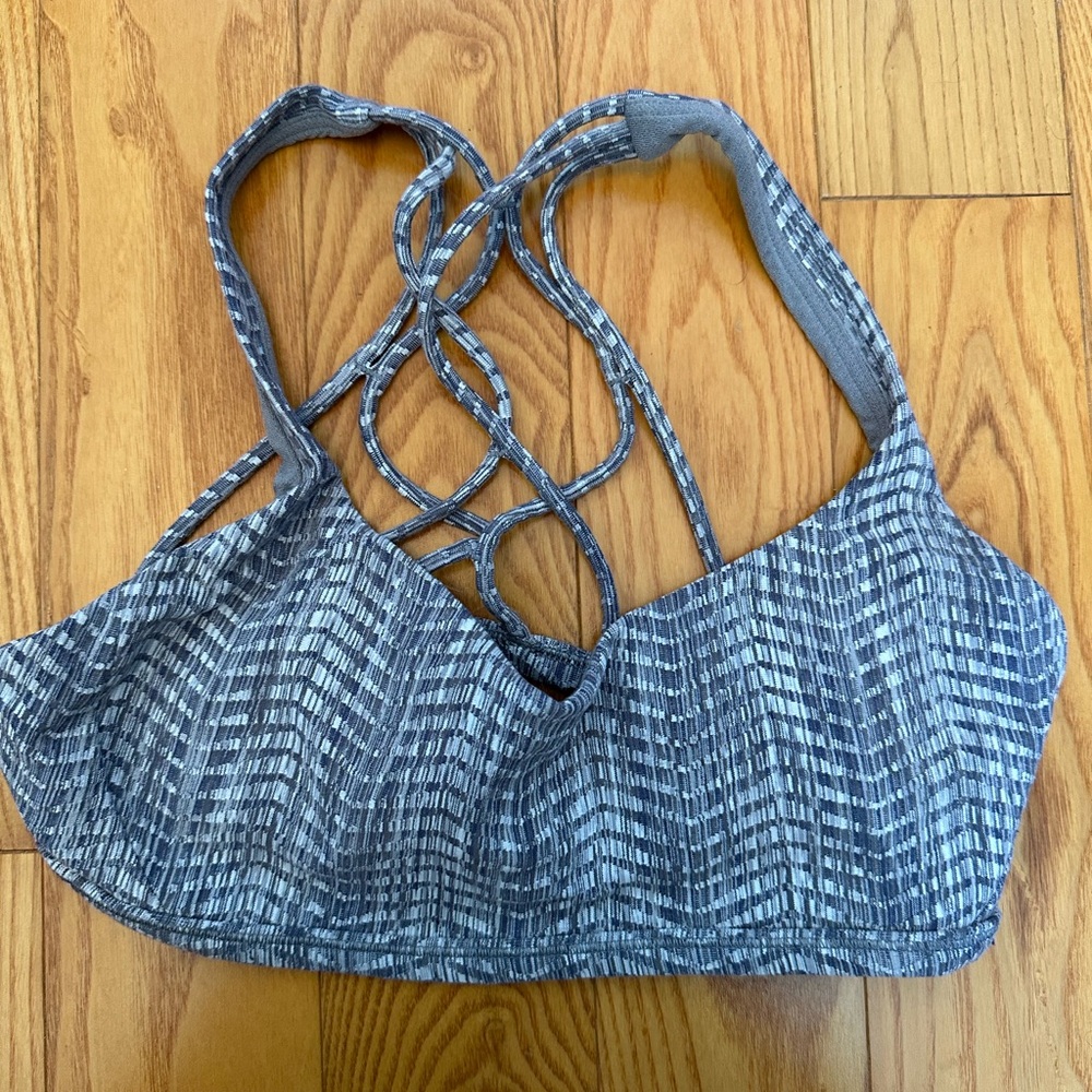 Lululemon sports bra